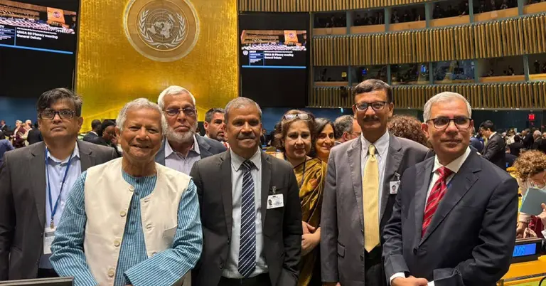 জাতিসংঘ সাধারণ পরিষদে প্রধান উপদেষ্টা ও তার সফরসঙ্গীরা